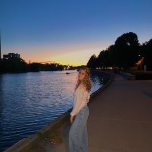 Meet your Posher, Dana